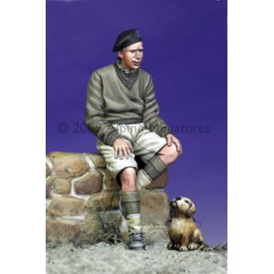 Photo: Alpine Miniatures[AM35079]British Armoured Crew #2 & Puppy