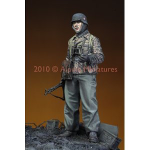 Photo: Alpine Miniatures[AM35097]LAH Grenadier in the Ardennes