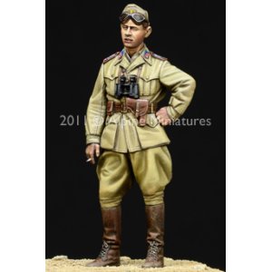 Photo: Alpine Miniatures[AM35123]WW2 Italian AFV Officer