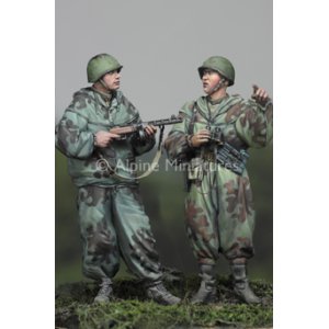 Photo: Alpine Miniatures[AM35129]WW2 Russian Scout Set (2 Figures)