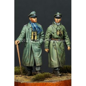 Photo: Alpine Miniatures[AM35138]Panzer Officer 1 Pz. Div. Set (2 Figures)