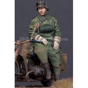 Photo: Alpine Miniatures[AM35142]German Motorcycle Driver