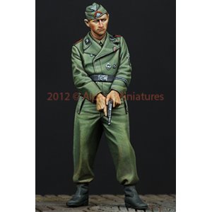 Photo: Alpine Miniatures[AM35146]WSS AFV Crew with Pistol