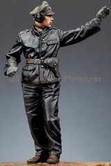 Photo: Alpine Miniatures[AM35172]SS Panzer Commander #1