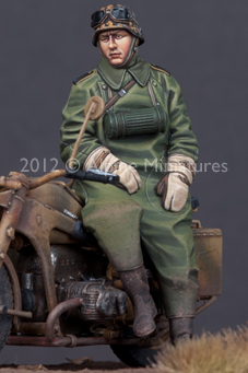 Photo1: Alpine Miniatures[AM35142]German Motorcycle Driver